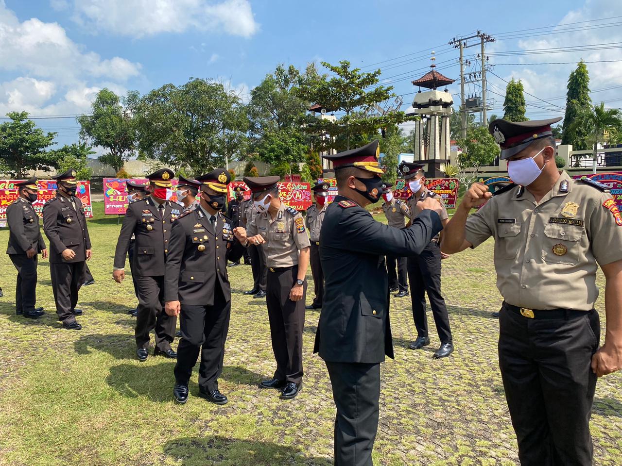 Bertepatan Hari Bhayangkara, 48 Personel Polres Lampura Peroleh Kenaikan Pangkat