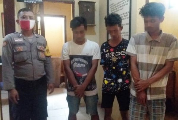 Tiga Pemuda Petani Garap “Sawah” Pelajar SMA Bergiliran di Rumah Kosong di Rawajitu Selatan