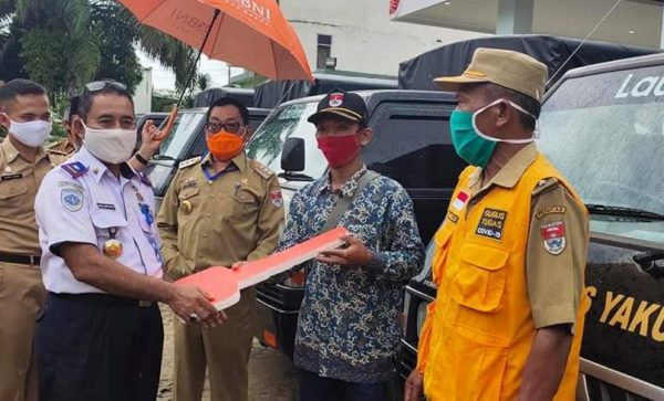 Saply TH Serahkan Empat Unit Mobil Bumdes Untuk Desa