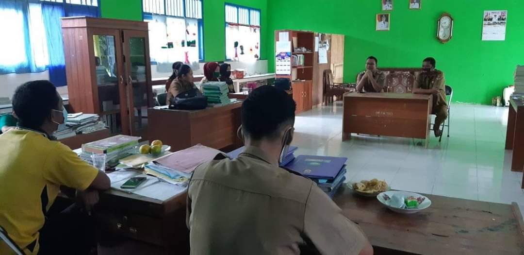 Dikbud Mesuji Roadshow Sampaikan Pesan Protokol Kesehatan di Era New Normal ke Sekolah