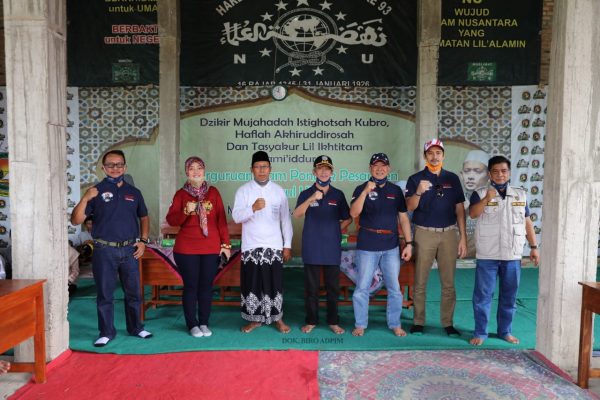 Nunik dan Komunitas Suzuki Katana Jimny Bakti Bosial di Pondok Pesantren Bahrul Ulum Jati Agung