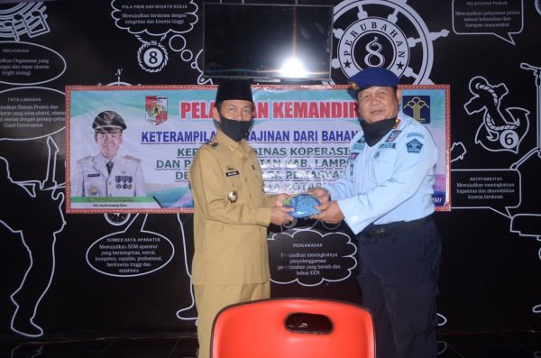 Budi Utomo Resmikan Pelatihan Kemandirian Keterampilan Kerajinan Warga Binaan Lapas II A Kotabumi