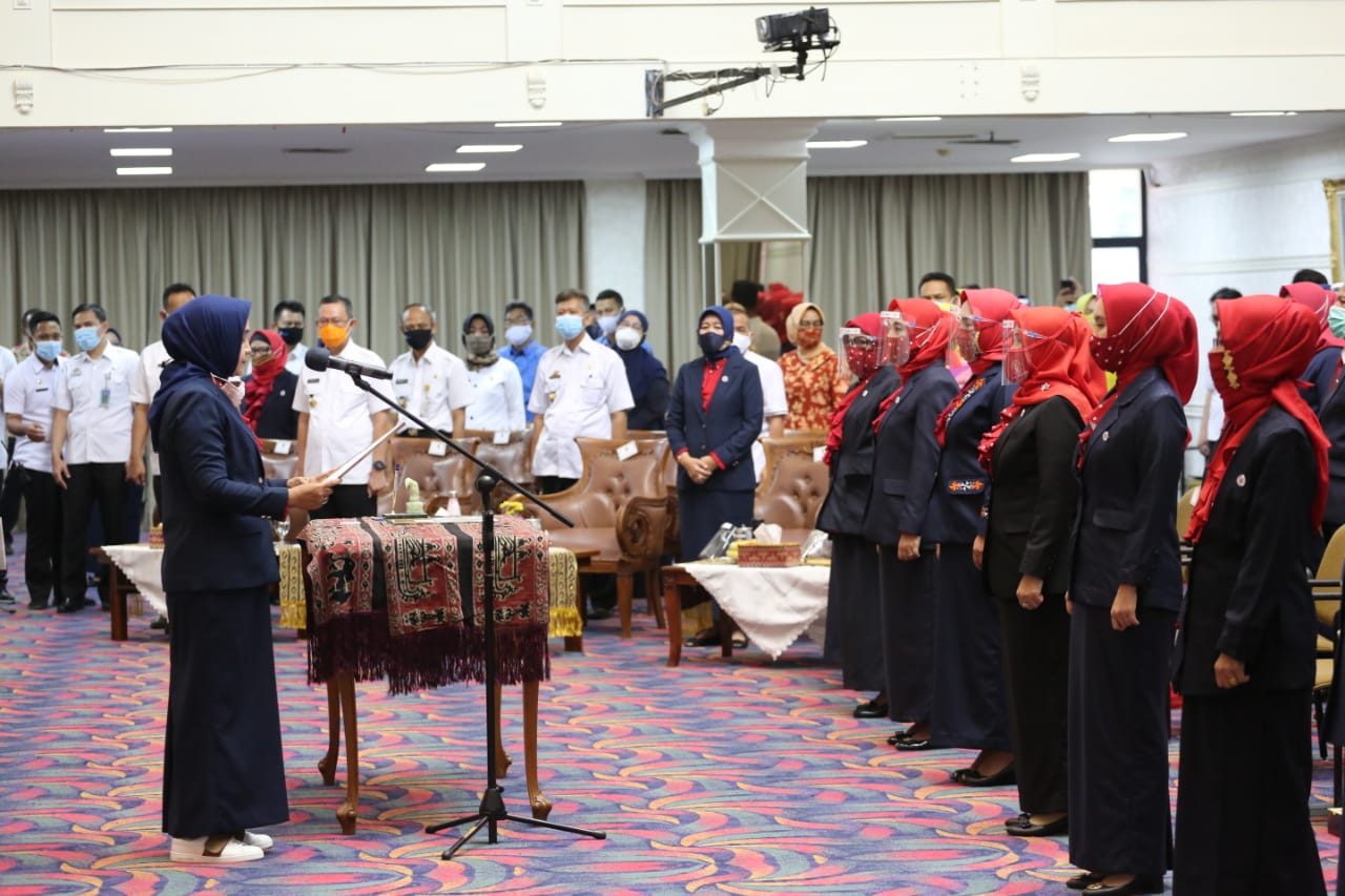 Riana Sari Lantik Ketua YJI Kabupaten Kota se-Provinsi Lampung