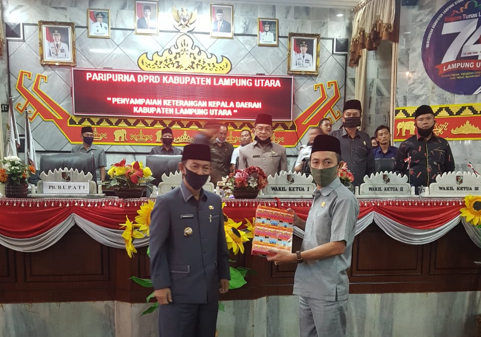 Paripurna DPRD Lampura Bahas Penyampaian Keterangan Kepala Daerah
