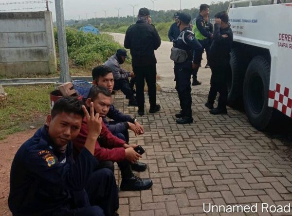 Gaji Macet Satpam Tol Bakauheni-Terbanggi Besar Datangi Kantor PT Hutama Karya Kota Baru