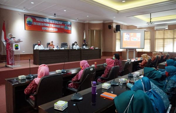 Winarni Ingatkan Orang Tua Agar Memperhatikan Pola Asuh Anak