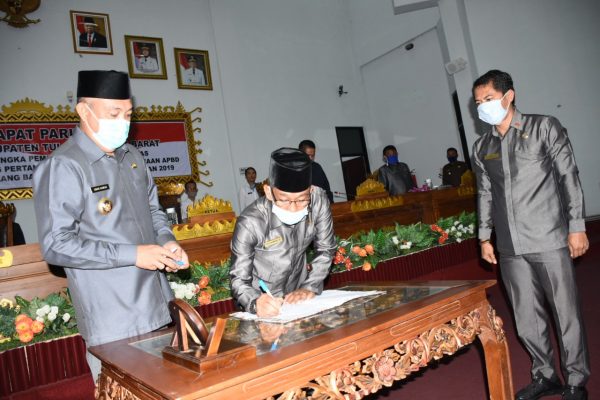 Raperda Pertanggung Jawaban APBD 2109 Kabupaten Tubaba Disahkan