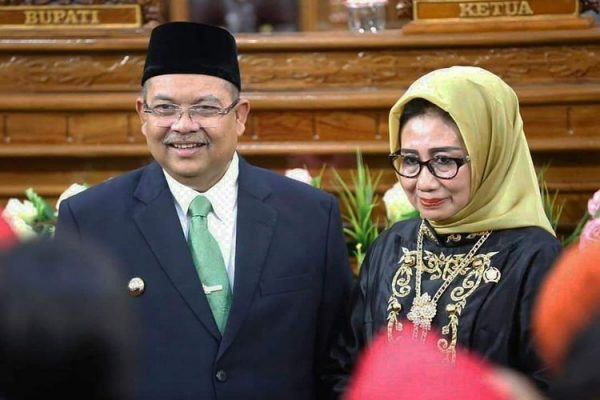 Bupati Kutai Timur Dan Istrinya Yang Ketua DPRD Terjaring OTT KPK