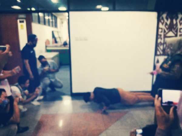 Nggak Pake Masker Liputan Covid-19 Wartawan Kena Pus-up Gugus Tugas Provinsi Lampung