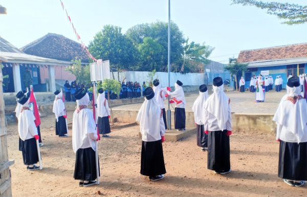 Terapkan Protap Kesehatan, SMK Husnul Amal Kotabumi Peringati HUT ke-75 RI
