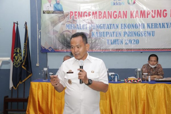 Wabup Pringsewu Tutup Kegiatan Pengembangan Kampung KB Melalui Penguatan Ekonomi Kerakyatan