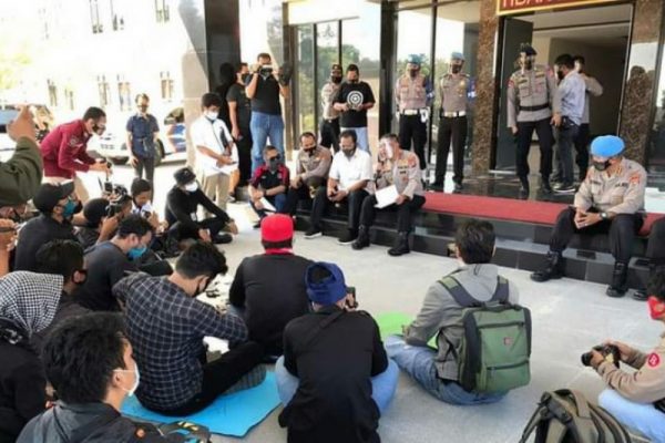 Desak Usut Pembunuh Demas Laira di Mamuju Wartawan Sulawesi Barat Unjukrasa di Polda