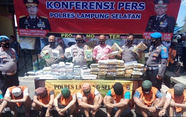 Dua Bulan Polres Lampung Selatan Gagalkan Peredaran 28,3 Kg Sabu dan 42 Kg Ganja Termasuk 25 Kg Sabu di Mobilio Saat HUT RI-75