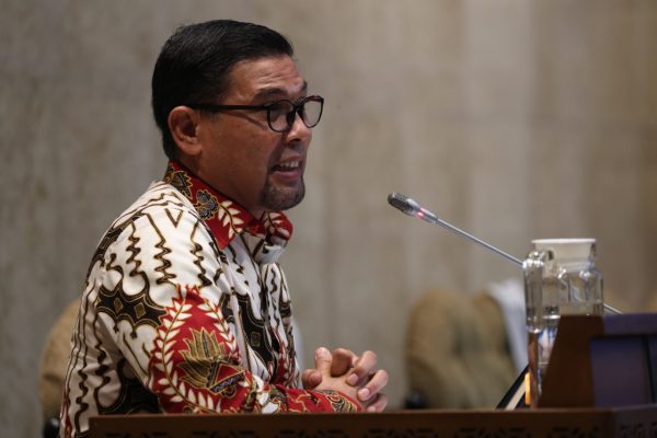 KPU dan Bawaslu Didesak Agar Tegas Menindak Bapaslon Langgar Protokol Covid-19