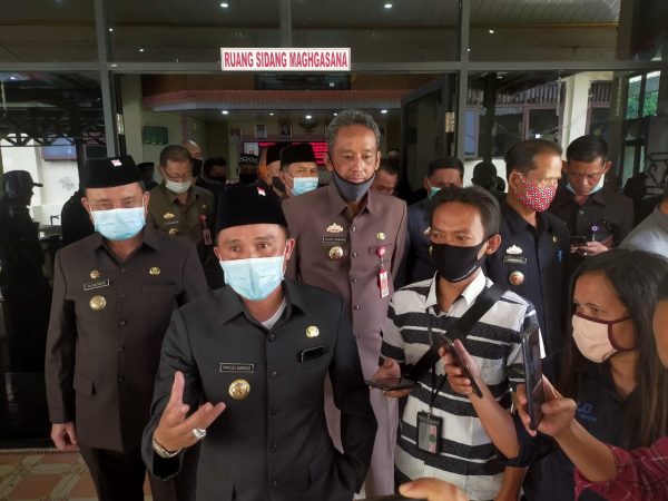 Masuk Zona Orange Parosil Intruksikan Tunda Pelaksanaan KBM