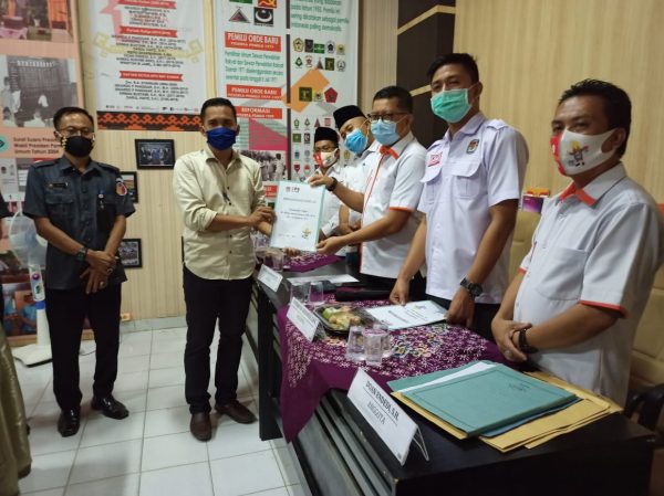 KPU Way Kanan Serahkan Verifikasi Syarat Cabup Cawabup