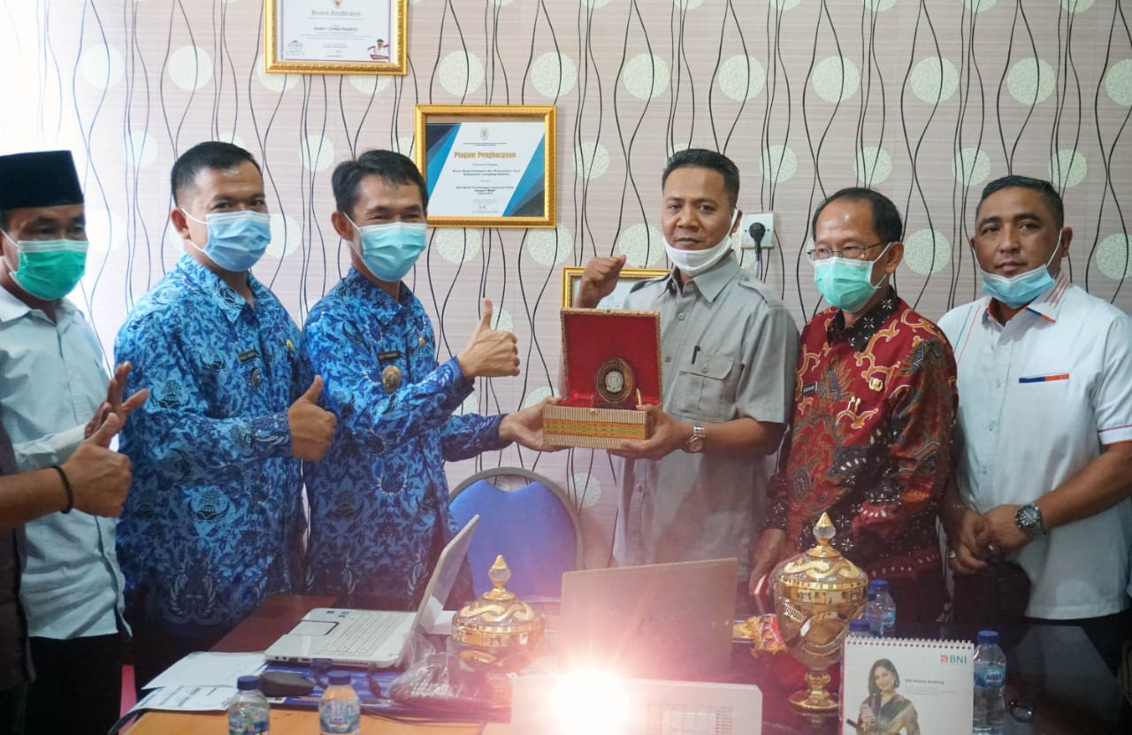 Kepincut “Pake Oli”, DPRD dan Disdukcapil Kabupaten Banyuasin Sambangi Lamsel