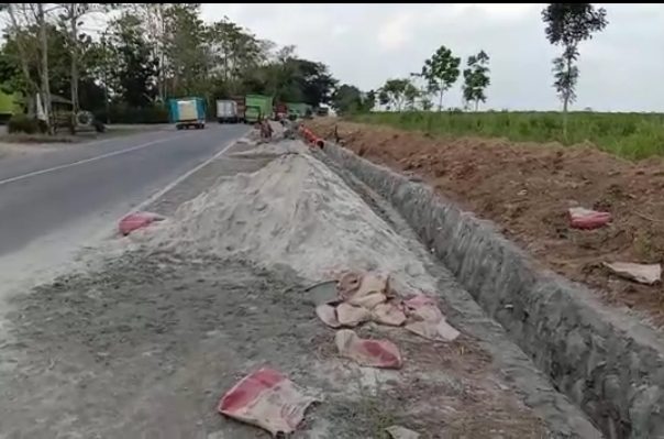 Proyek Pembangunan Padat Karya Tunai Kementerian PUPR Pusat Kampung Astra Kestra Diduga Mark’Up dan Syarat KKN