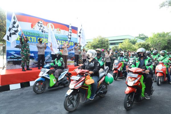 Alumni AKABRI 89 Bagikan 2.500 Paket Sembako dan 35.000 Masker di Kaltim