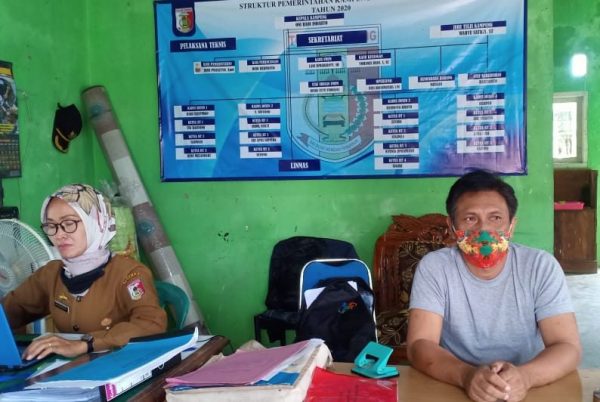 Kepala Desa dan Masyarakat Astra Ketra Kecewa Kualitas Proyek Drainase Padat Karya Buruk