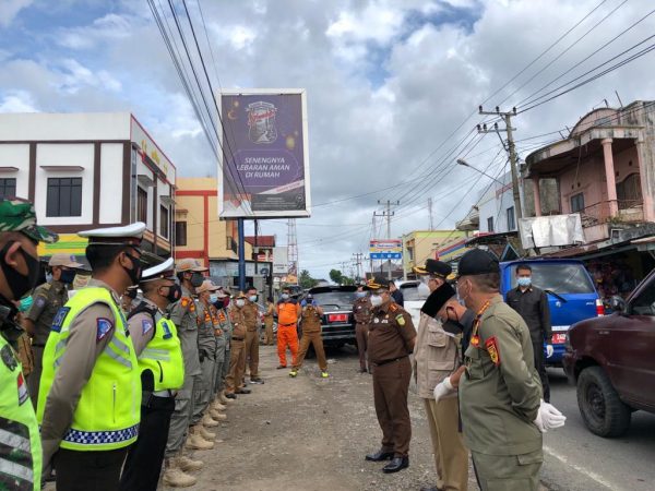 Kajari Tanggamus Pimpin Pembagian Masker di Wilayah Wonosobo