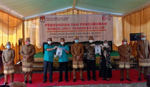 KPU Undi Nomor Urut Pasangan Calon Bupati Way Kanan