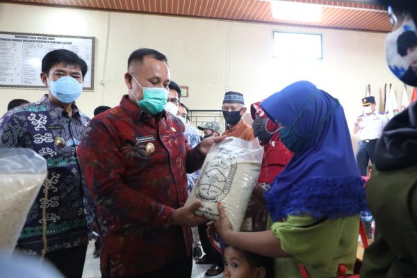 Nanang Launching Bantuan Beras Tahap II untuk 24.941 Masyarakat Terdampak Covid-19