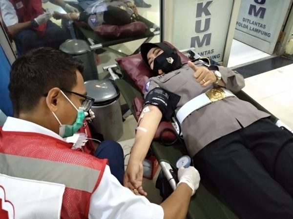 Direktorat Lalu Lintas Polda Lampung Donor Darah Sumbang 71 Kantong