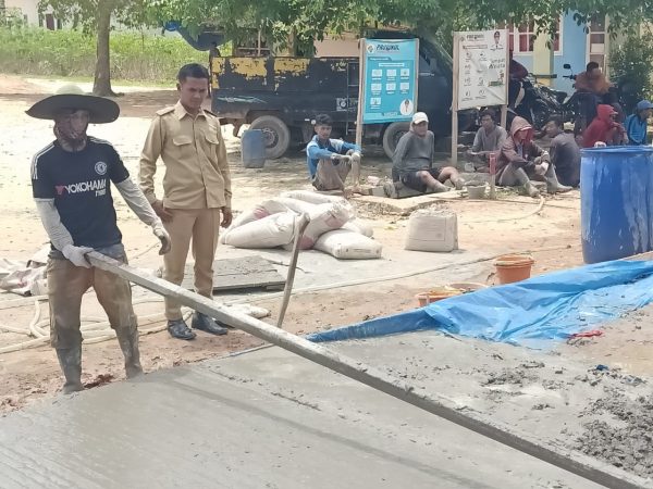 Desa Aji Jaya Lanjutkan Pembangunan Dana Desa Dengan Terapkan Protokol Kesehatan