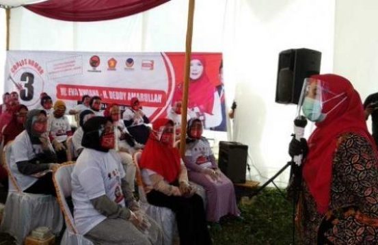 Di Kota Sepang Eva Dwiana Janjikan Tambahan Insentif Honor dan Beasiswa Guru