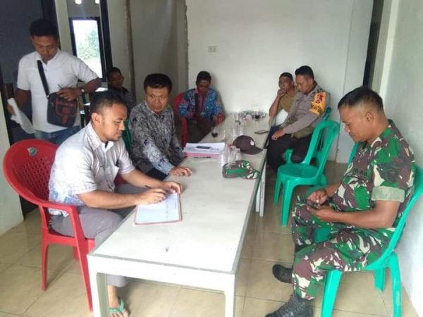 Desa Karang Mulya Bagikan BLT