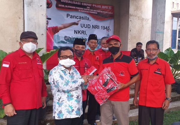 Anggota MPR RI Endro S Yahman Sosialisasi 4 Pilar Kebangsaan di Negeri Katon