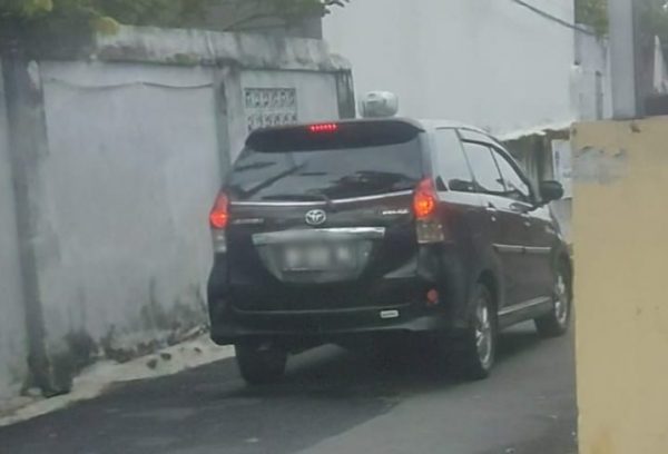 Kampanye Rycko-Jos Direcoki Mobil Dinas Ganti Plat Hitam