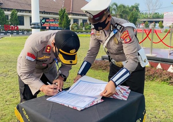 Kapolres Lampura Sertijab Kasat Sabhara dan Dua Kapolsek