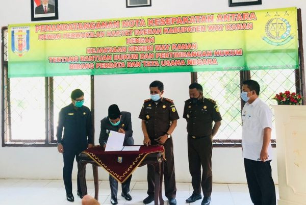 DPRD Way Kanan MoU Bantuan Hukum Dengan Kejari
