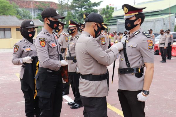 Kapolres Pringsewu Pimpin Sertijab Tiga Kasat dan Dua Kapolsek
