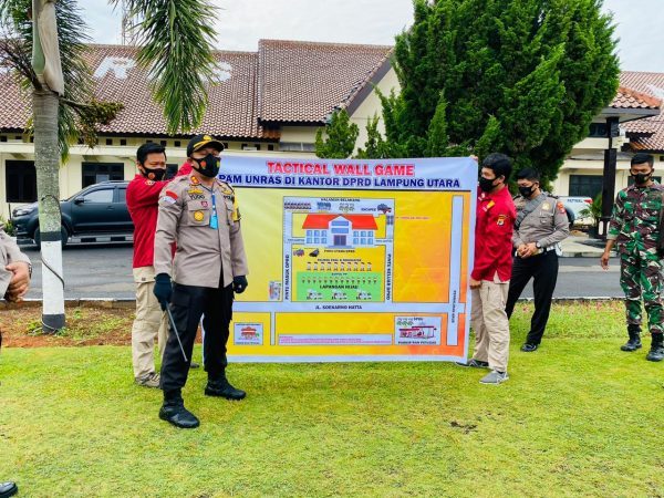 Aliansi Masyarakat Lampung Utara Bergerak Tolak Omnibuslaw UU Cipta Kerja, 405 Personel Gabungan TNI-Polri Amankan Aksi Damai