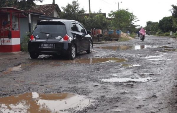 Belasan Tahun Masyarakat Palas Hidup Bersama Insfrastruktur Jalan Poros Yang Rusak Parah