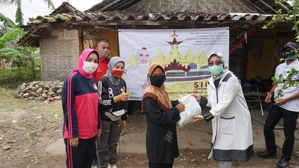 Bantu Warga Kurang Mampu, Ketua TP PKK Lamsel Galakkan Program SIGER