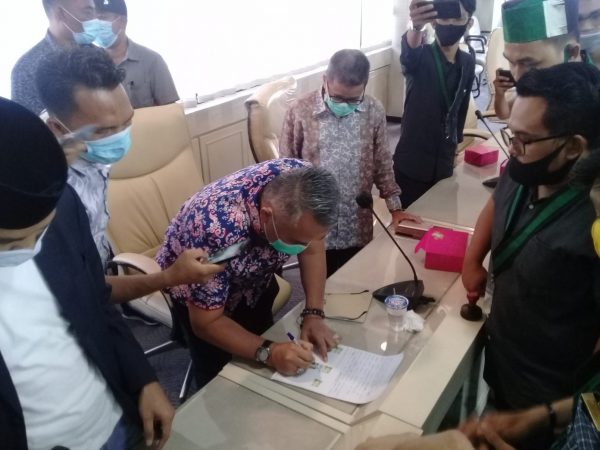 Anggota DPRD Lampung Bersama HMI Sepakat Menolak UU Omnibus Law