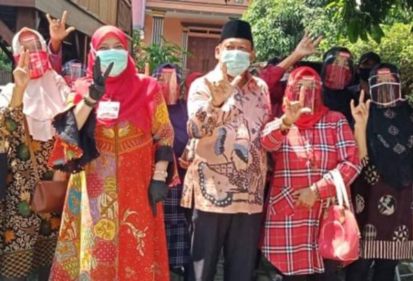 Kampanye di Waygubang Bunda Eva Janjikan Pendidikan dan Kesehatan Tetap Gratis