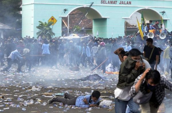 LBH Kecam Aksi Represif Polisi Saat Demo Tolak Omnibus Law Polda Lampung Amankan 11 Pendemo