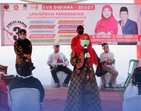 Sapa Warga Tanjungkarang Pusat Bunda Eva Pastikan Program Pendidikan Gratis Tidak Bergeser