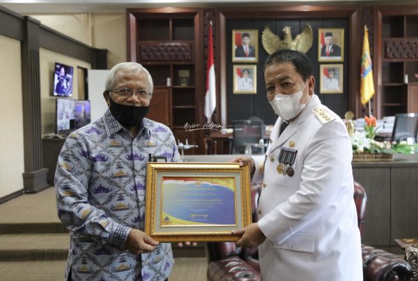 Lampung Terima Penghargaan Opini Wajar Tanpa Pengecualian Ke Enam