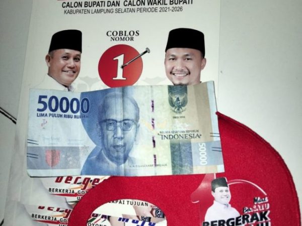 Nanang-Pandu Diduga Money Politik Saat Kampanye di Jati Agung