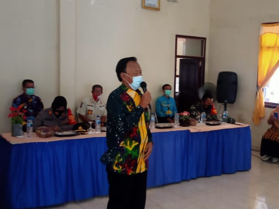 Walikota Metro Pairin Resmikan Rompi Relawan Covid-19 di Kelurahan Tejoagung