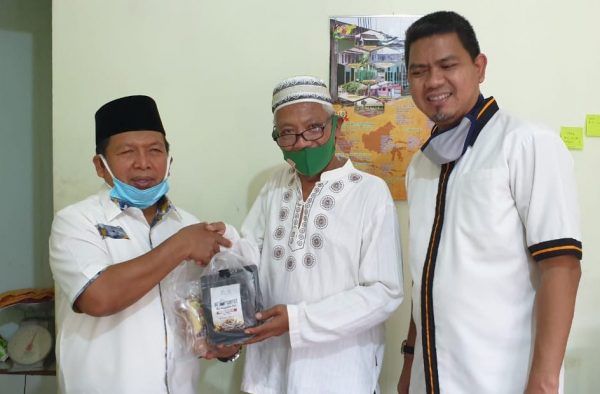 Kunjungi Pelaku Usaha Kopi Rycko-Johan Janjikan Bantuan 5 Juta Rupiah Untuk UMKM