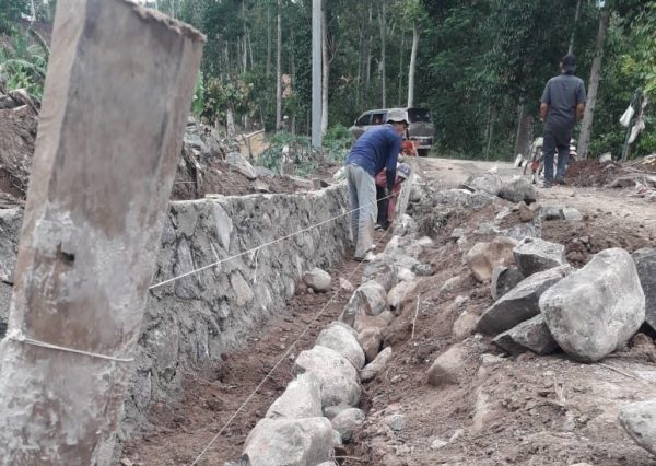 Pemuda Pancasila Waykhilau Soroti Proyek Drainase Siluman?