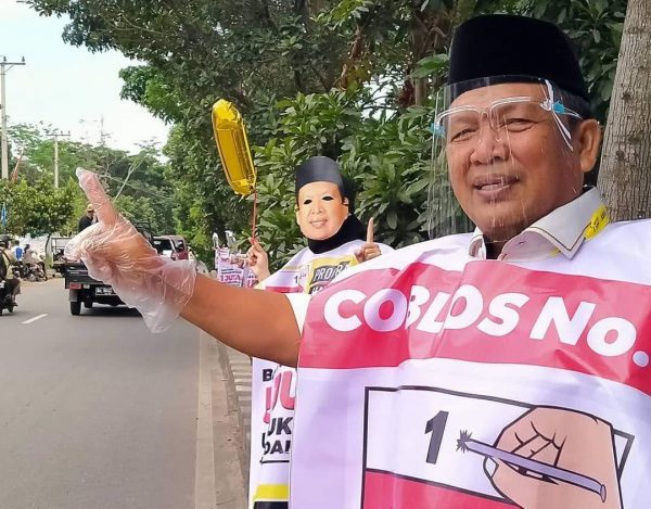 Kader PKS Sosialisasikan Program Kerja Rycko Jos Lewat Aksi Freeze Mob