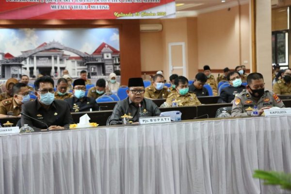 Pjs Bupati Lamsel Sulpakar Sampaikan Dua Raperda Pada Rapat Paripurna